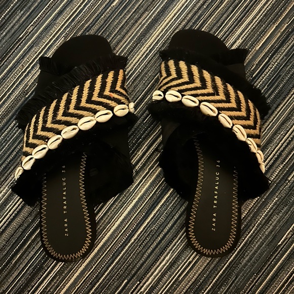 Zara Women’s Size 5.5 / 36 Frayed Sea Shell Slide Sandals - Picture 2 of 4